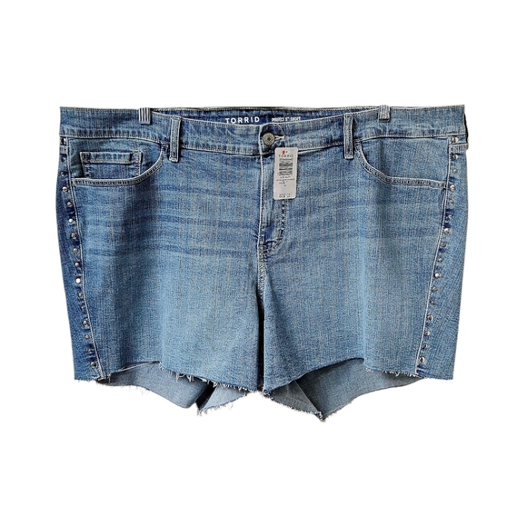 TORRID Plus Size Perfect 5" Vintage Stretch Boyfriend Classic Mid-Rise Short - Picture 3 of 15
